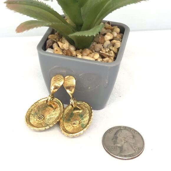 Vintage 1980s Monet Pearlescent Oval Gold Tone Clip On Earrings Signature Stamp - Picture 15 of 16